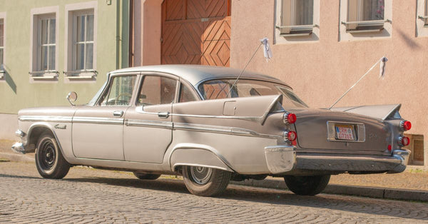 US-Car-Teile in Europa: Beschaffung, Import & Kosten